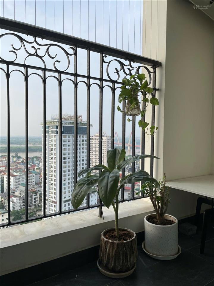 Chính chủ gửi bán căn 2 ngủ view sông hồng đầy đủ nội thất giá tốt