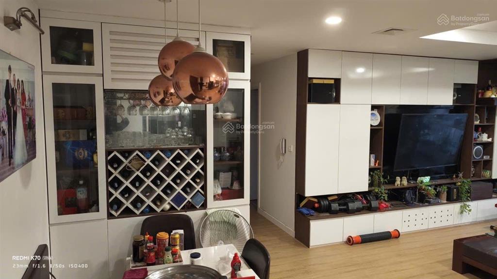 Căn 3 ngủ full nội thất cao cấp view hồ tây tại kosmo tây hồ