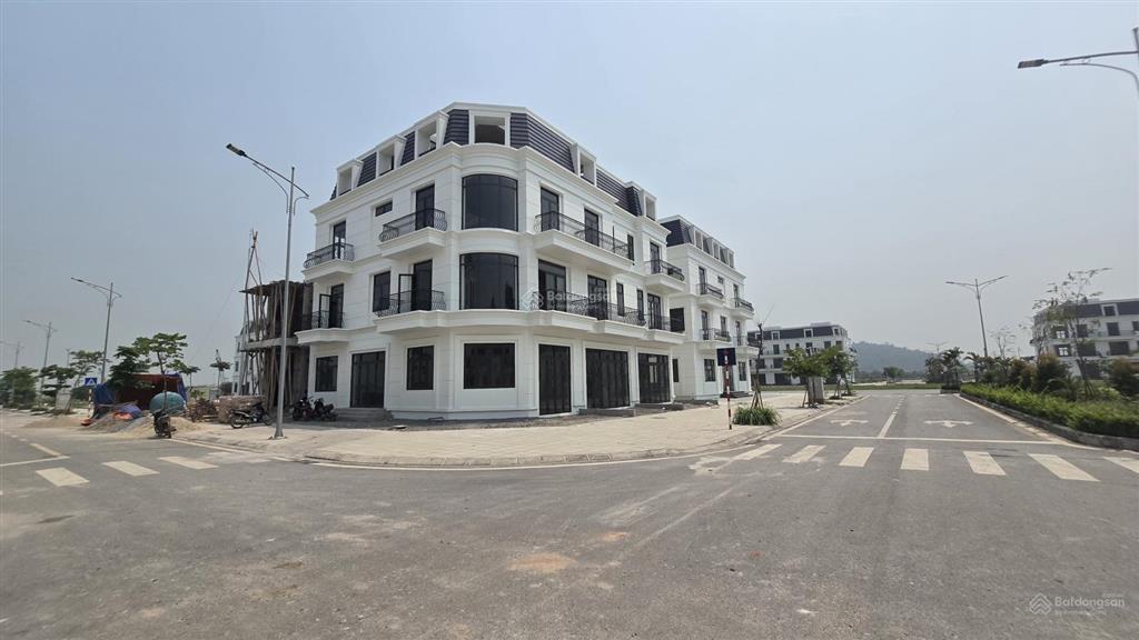 Căn shophouse góc mặt tiền 25m, đường 30m, gần bv việt đức, bạch mai cơ sở 2