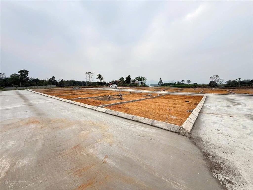 Chủ nhà nhờ bán cắt lỗ lô góc 150 triệu lô đất 120m2 cách quốc lộ 200m