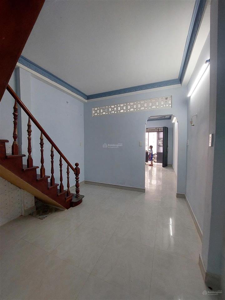 Nhà đúc thật giá tốt + hẻm to  ngay vòng xoay đầm sen chính chủ bán gấp