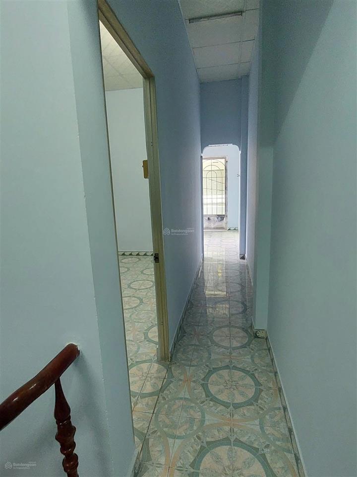 Nhà đúc thật giá tốt + hẻm to  ngay vòng xoay đầm sen chính chủ bán gấp