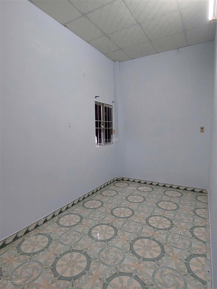 Nhà đúc thật giá tốt + hẻm to  ngay vòng xoay đầm sen chính chủ bán gấp