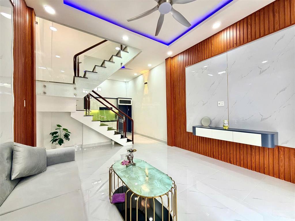 Nhà mới 100% chỉ việc sách valy vô ở nhà 18// trương phước phan, btđ sát lê văn quới