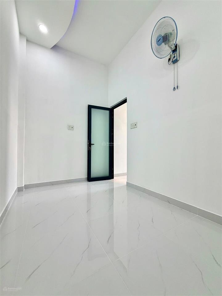 Nhà mới 100% chỉ việc sách valy vô ở nhà 18// trương phước phan, btđ sát lê văn quới