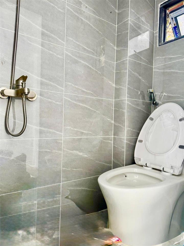 Bán nhà 506/49/ lạc long quâ gần đầm sen nhà mới xây đầy đủ nội thất[2pn  2wc]