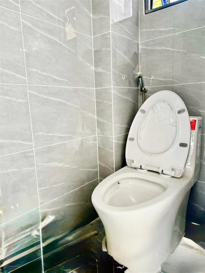 Bán nhà 506/49/ lạc long quâ gần đầm sen nhà mới xây đầy đủ nội thất[2pn  2wc]