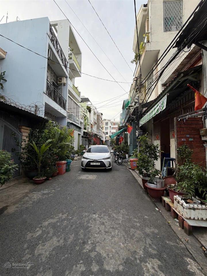 Nhà mới đẹp, dọn vào ở liền. vị trí đẹp  hẻm nhựa 7m thông 730 hương lộ 2 gần bv bình tân