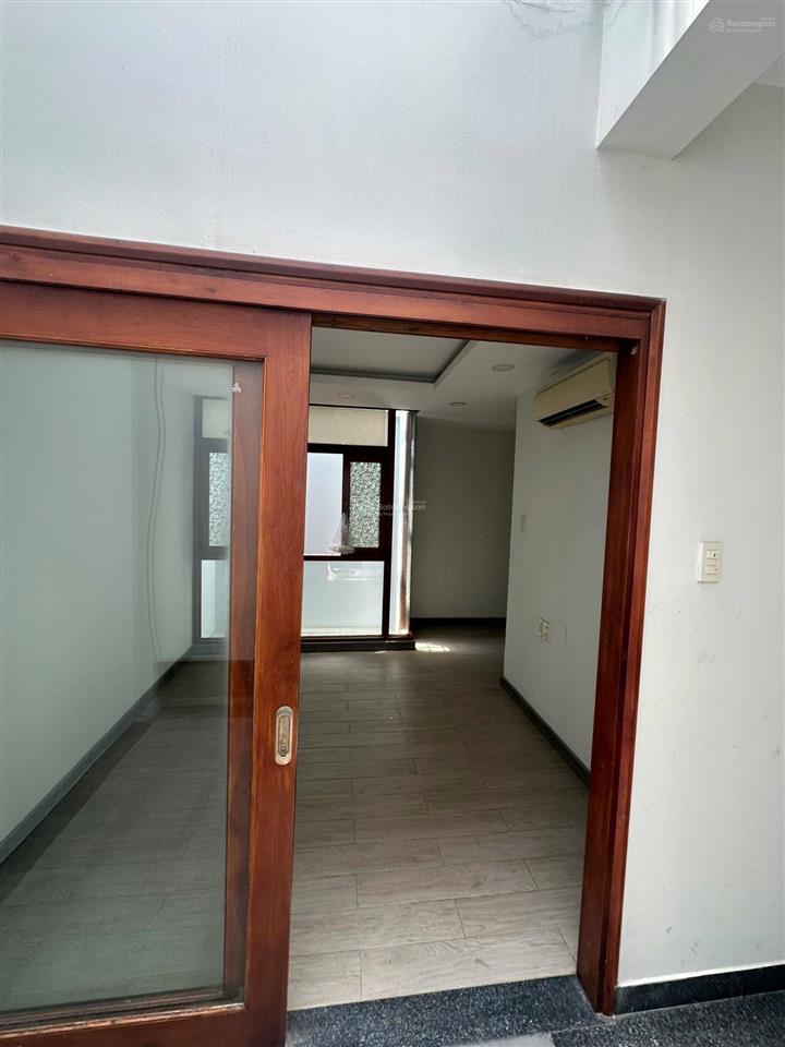 Cho thuê nhà mtkd đường lương thế vinh giáp quận 6 đầm sen  có sẵn 4 máy lạnh [4m x 14m] 3 lầu