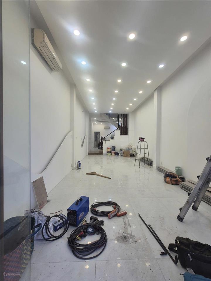 Cho thuê mặt tiền kinh doanh cây keo đối diện chợ  4m x 17m  vị trí sầm uất