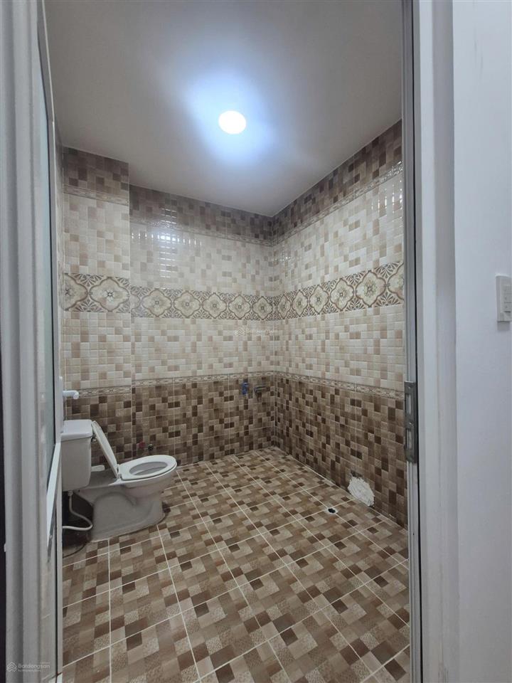 Cho thuê mặt tiền kinh doanh cây keo đối diện chợ  4m x 17m  vị trí sầm uất