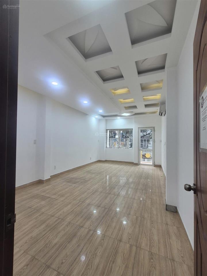 Cho thuê mặt tiền kinh doanh cây keo đối diện chợ  4m x 17m  vị trí sầm uất