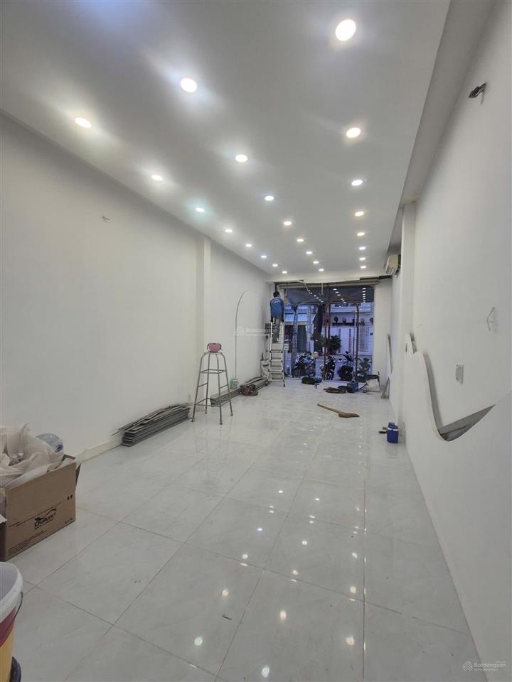 Cho thuê mặt tiền kinh doanh cây keo đối diện chợ  4m x 17m  vị trí sầm uất