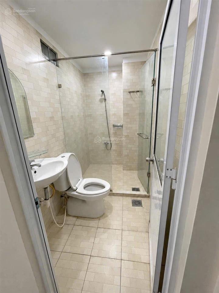 Cho thuê nhà mặt tiền kinh doanh tân hương 4m x 18m  3 lầu  6pn  tiện kinh doanh