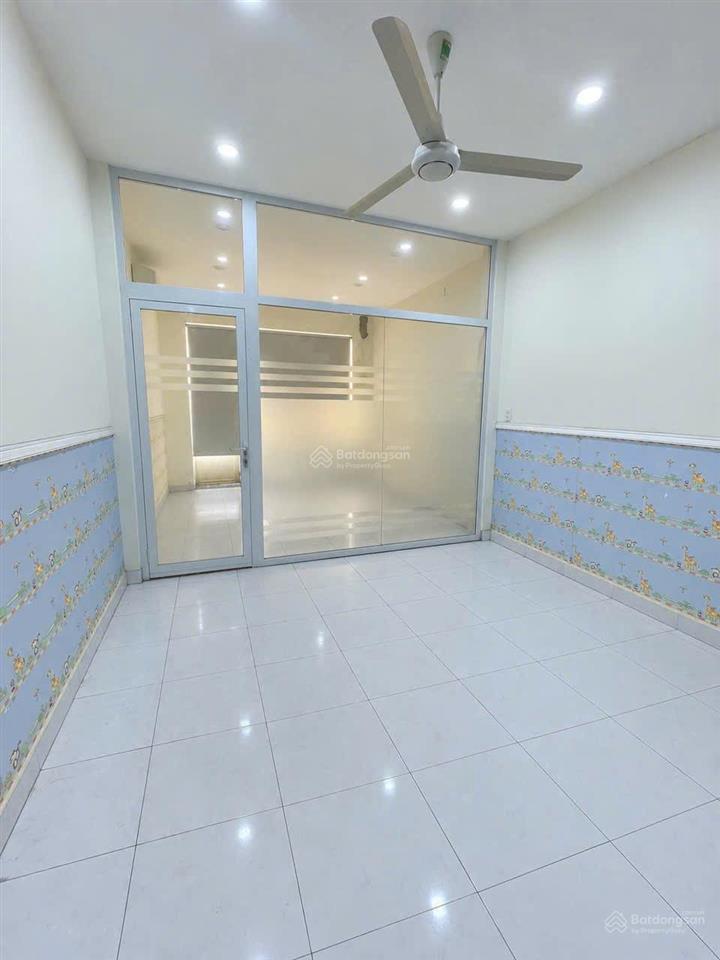 Cho thuê nhà mặt tiền kinh doanh tân hương 4m x 18m  3 lầu  6pn  tiện kinh doanh