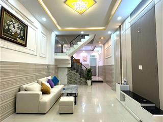 Bán nhà 2,5 tầng đường chiến lược ,bình tân dt 64m2 tặng full nội thất chỉ 5,45 tỷ