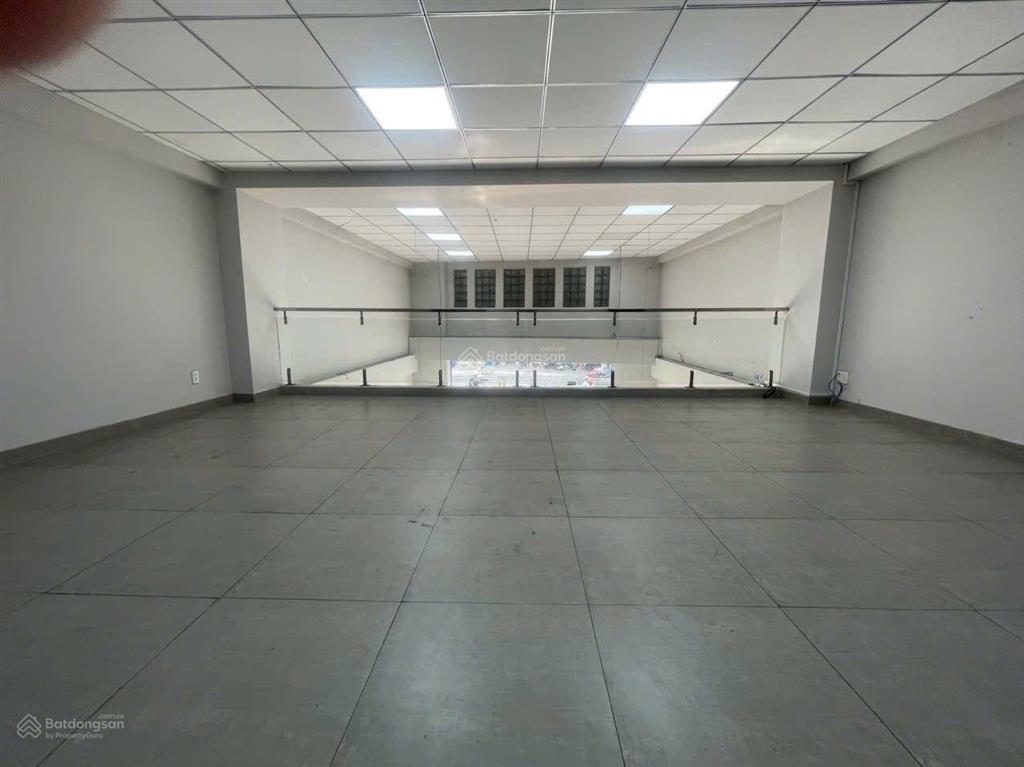 Cho thuê nhà mặt tiền kinh doanh diện tích lớn 328 đường lũy bán bích tân phú d