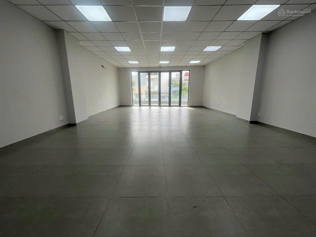 Cho thuê nhà mặt tiền kinh doanh diện tích lớn 328 đường lũy bán bích tân phú d