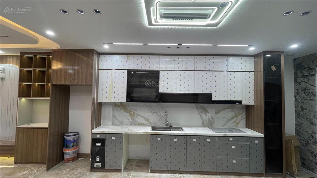 Giật mình với mức giá! 66m2 5 tầng thang máy nhà mới hiện đại chỉ 11,2 tỷ tại thạch bàn.
