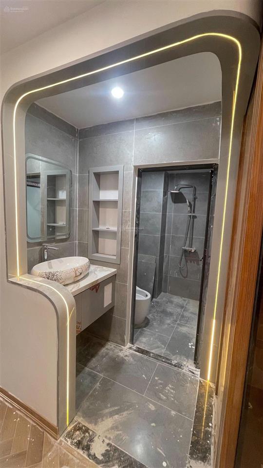 Giật mình với mức giá! 66m2 5 tầng thang máy nhà mới hiện đại chỉ 11,2 tỷ tại thạch bàn.