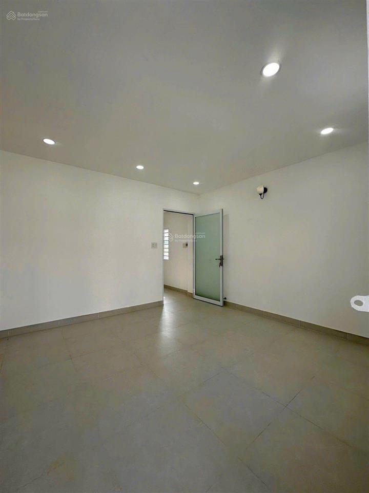 Chủ gấp lắm chỉ 5,69 tỷ là có ngay nhà 2 tầng  47m ( 4 x 12m). kết cấu btct . sổ hồng riêng.