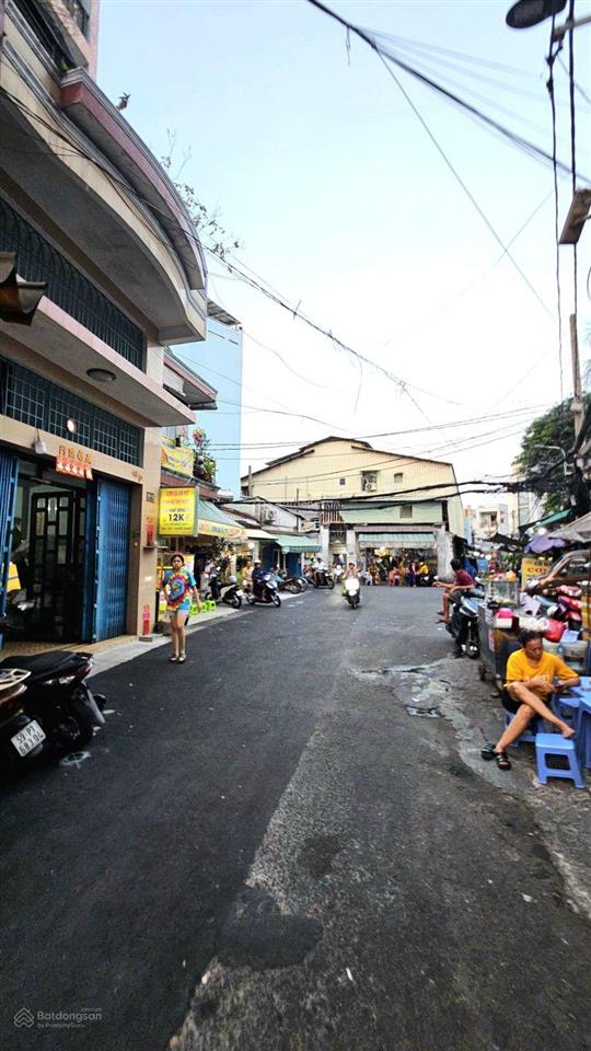 Nhà rộng thoáng, ngang 13m  2 tầng  135m2  nhỉnh 9 tỷ. vị trí kinh doanh thu nhập cao