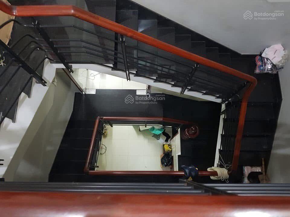 Ngay hồng lạc, phường 11, tân bình.
giảm 1 tỷ. 6 tầng, 60m2, kts xây dựng   hẻm xe hơi thông