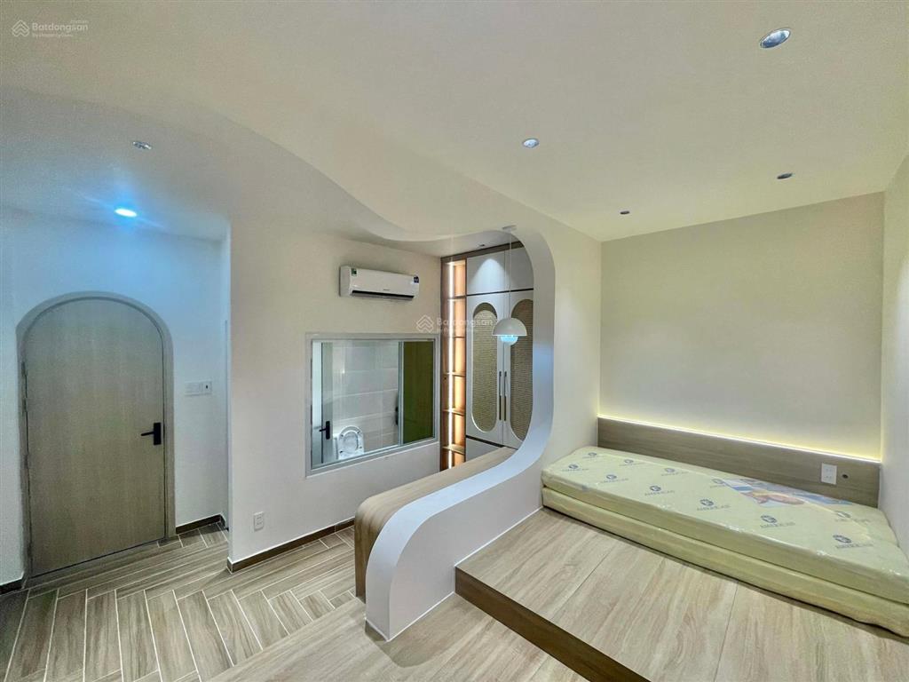 Nhà mới đẹp ở ngay hẻm xe hơi thông tại tân bình  48 m2, 3 tầng  4 pn 4wc, tặng full nội thất.