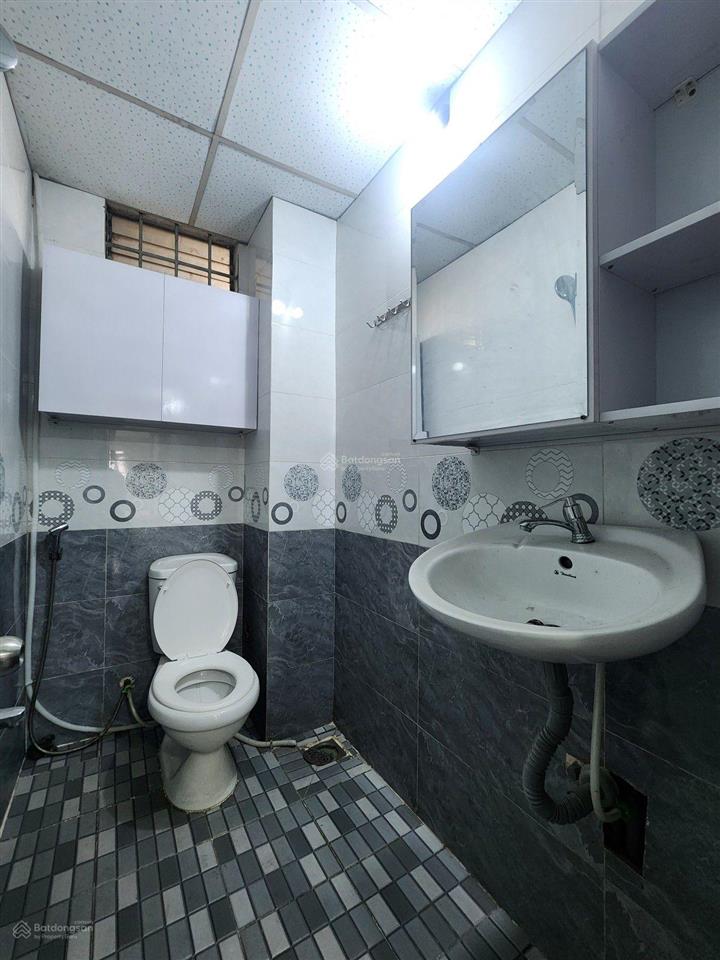 Giảm 700 triệu  nhà mặt tiền kinh doanh 90 m2 3 tầng  nhỉnh 6 tỷ. (5x18). nhà đẹp ở ngay .