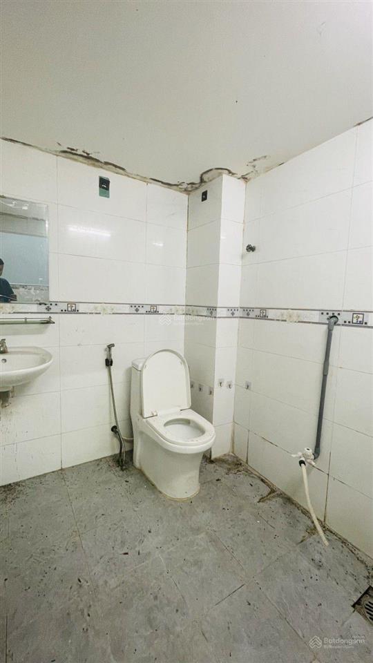 Tân phú  đường khuông việt 10 m có lề. nhỉnh 4 tỷ  33m2  2 tầng. (t760.b59)  sổ hồng riêng 