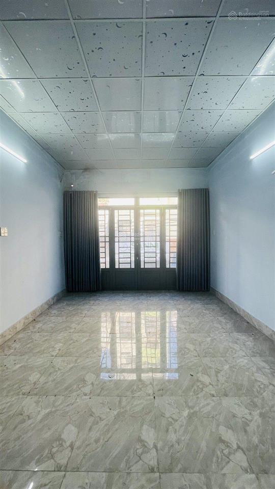 Tân phú  đường khuông việt 10 m có lề. nhỉnh 4 tỷ  33m2  2 tầng. (t760.b59)  sổ hồng riêng 