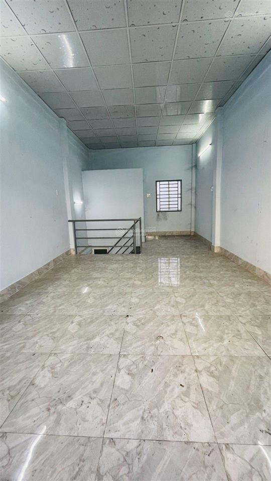 Tân phú  đường khuông việt 10 m có lề. nhỉnh 4 tỷ  33m2  2 tầng. (t760.b59)  sổ hồng riêng 