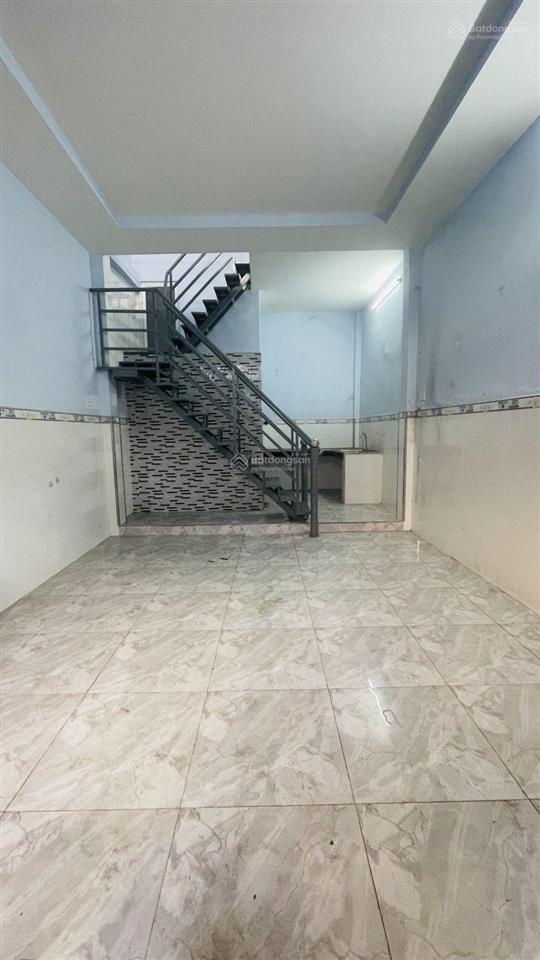 Tân phú  đường khuông việt 10 m có lề. nhỉnh 4 tỷ  33m2  2 tầng. (t760.b59)  sổ hồng riêng 