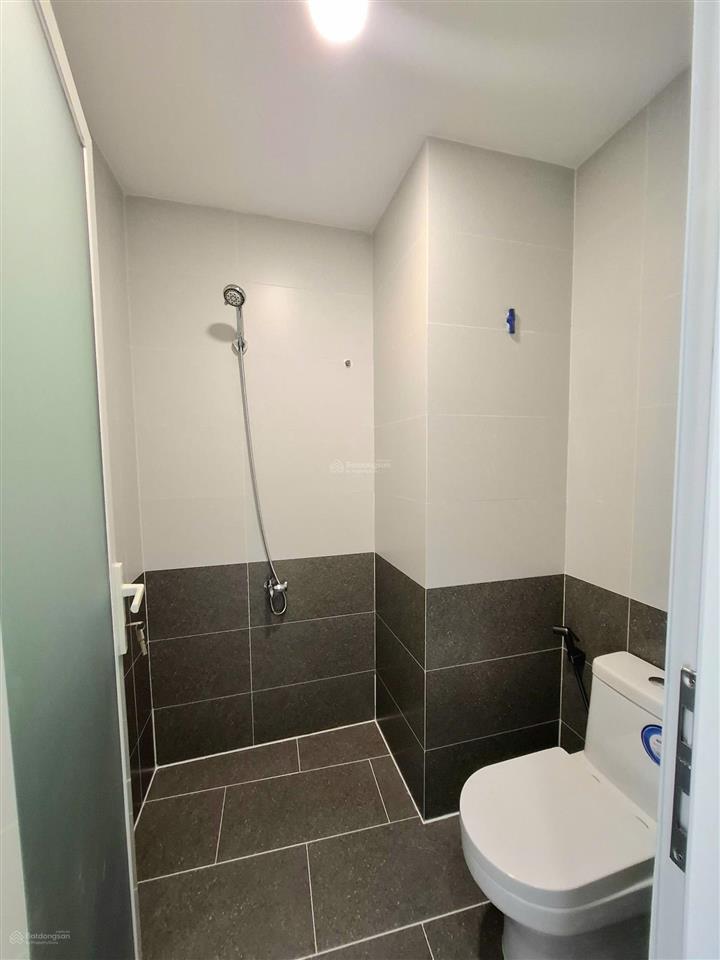 Nhà đẹp ở ngay, 2 tầng, full nội thất hẻm xe hơi lạc long quân p 11 tân bình  nhỉnh 4 tỷ  43m2