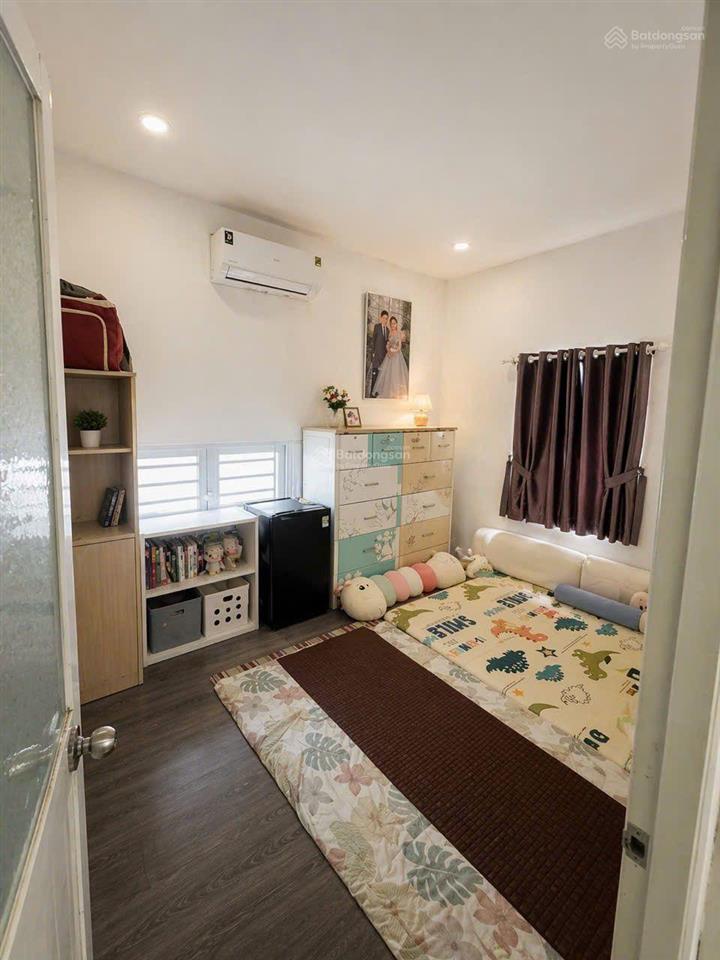Nhà đẹp giá tốt chính chủ ở ngay. trung tâm tân bình gần sân bay 30 m2, 2 tầng, nhỉnh 2 tỷ.