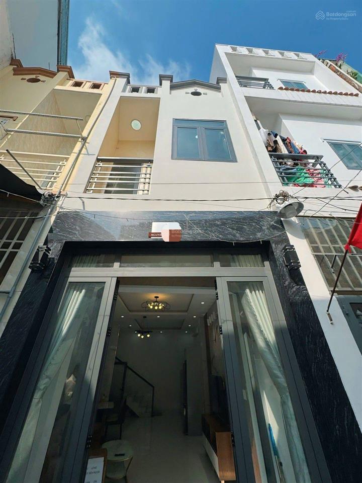 Nhà đẹp ở ngay kinh doanh tốt. 3 tầng  36 m2  nhỉnh 5 tỷ. mặt tiền bãy hiền tân bình.