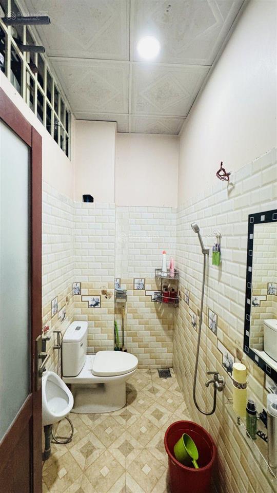  đến lúc này là giảm 1,8 tỷ. quyết định nhanh nha quý khách. còn 100 triệu m2  nhà 1/ vườn lài