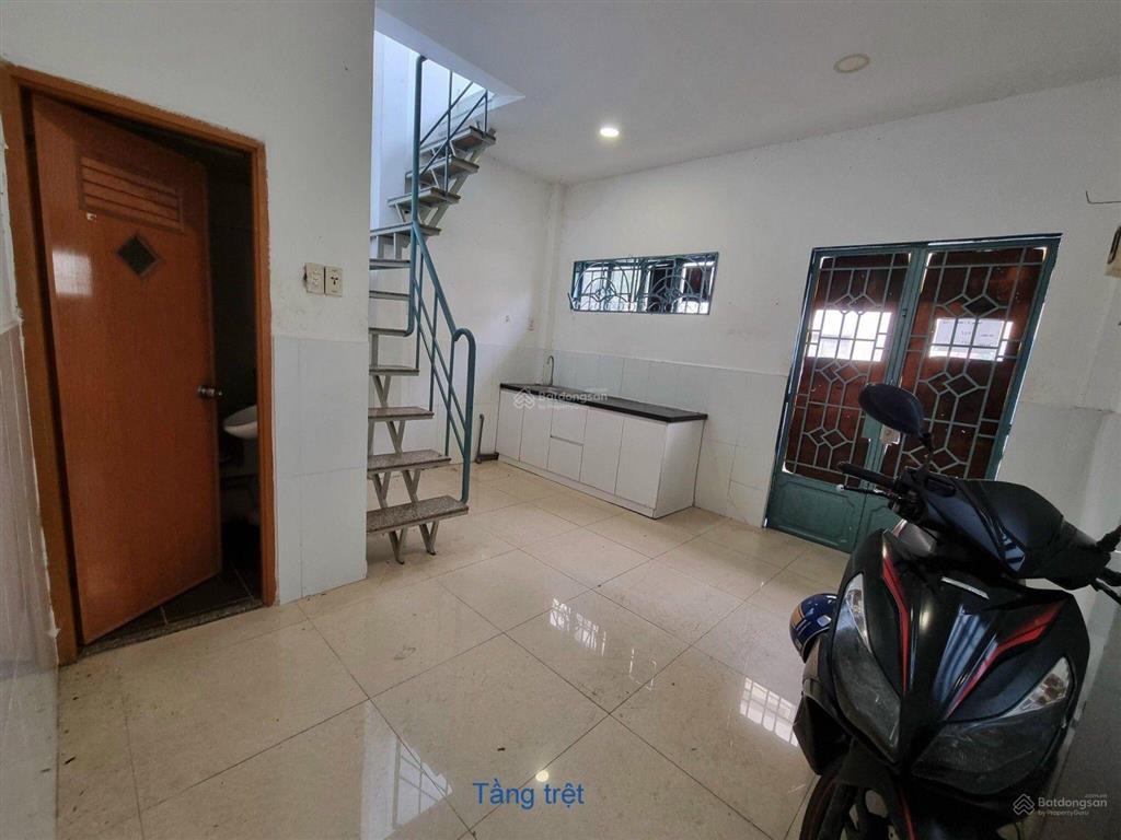 Nhà đẹp ở ngay đường lý thánh tông  tân phú  hẻm 10 m  20 m ra mặt tiền giá chỉ 3 tỷ nhà 2 tầng