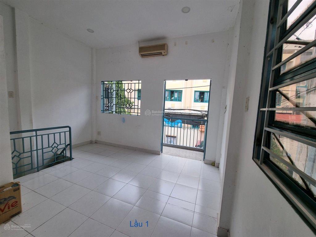 Nhà đẹp ở ngay đường lý thánh tông  tân phú  hẻm 10 m  20 m ra mặt tiền giá chỉ 3 tỷ nhà 2 tầng