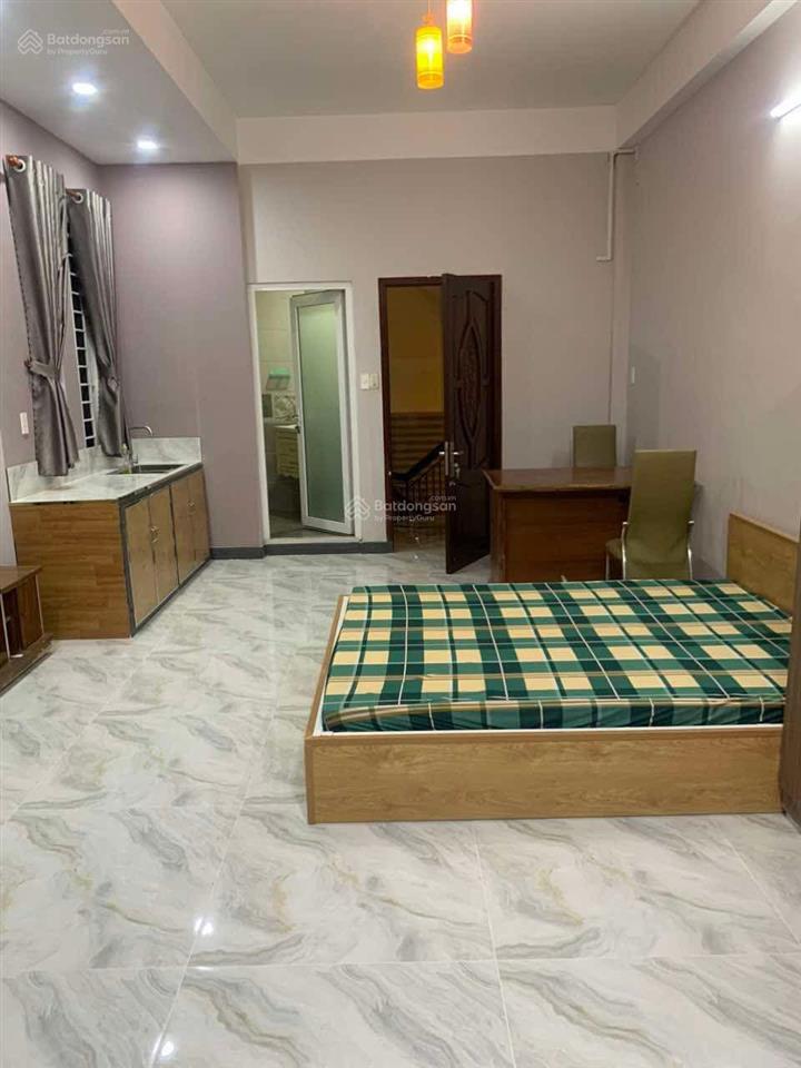 Nhà cần thương lượng gấp  gần 80 m2  4 tầng  mặt tiền lô góc  ngay chợ tân hương  nhỉnh 9 tỷ.