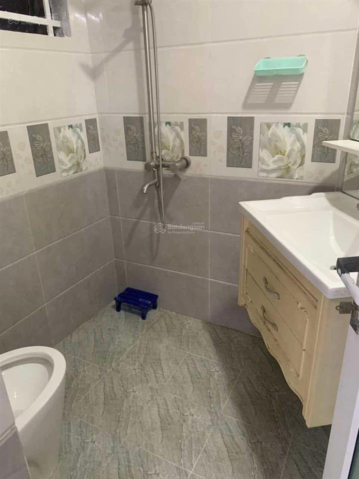 Nhà cần thương lượng gấp  gần 80 m2  4 tầng  mặt tiền lô góc  ngay chợ tân hương  nhỉnh 9 tỷ.