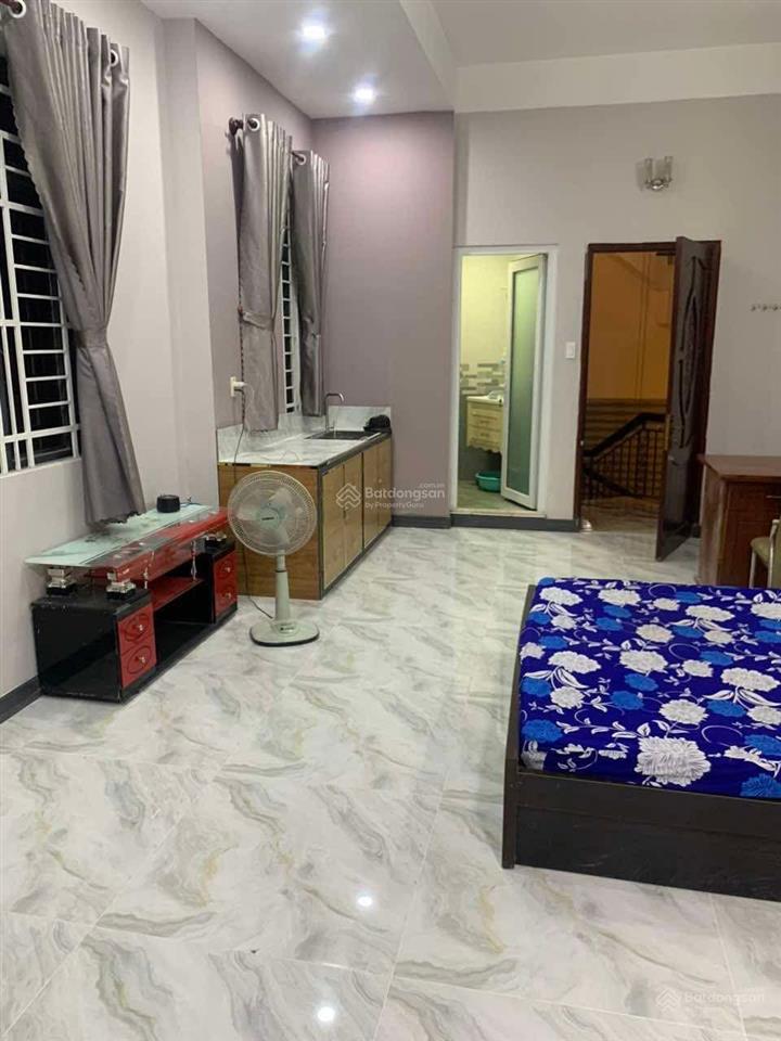 Nhà cần thương lượng gấp  gần 80 m2  4 tầng  mặt tiền lô góc  ngay chợ tân hương  nhỉnh 9 tỷ.