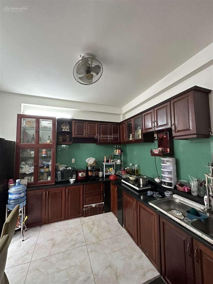 Nhà cần thương lượng gấp  gần 80 m2  4 tầng  mặt tiền lô góc  ngay chợ tân hương  nhỉnh 9 tỷ.