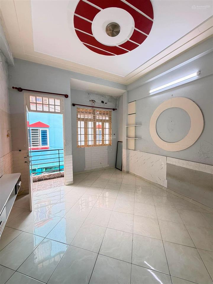 Hẻm ô tô quay đầu  gần mặt tiền tân phú giáp tân bình  3 tầng đúc  3pn  chỉ 5,4 tỷ.