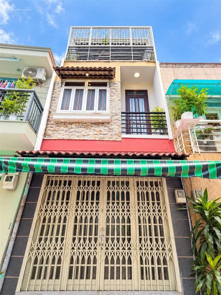 Hẻm ô tô quay đầu  gần mặt tiền tân phú giáp tân bình  3 tầng đúc  3pn  chỉ 5,4 tỷ.
