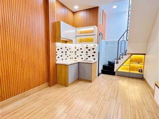 Nhà đẹp ở ngay  sát mặt tiền gò dầu  20m2  2 pn  2 wc  nhỉnh 2 tỷ.