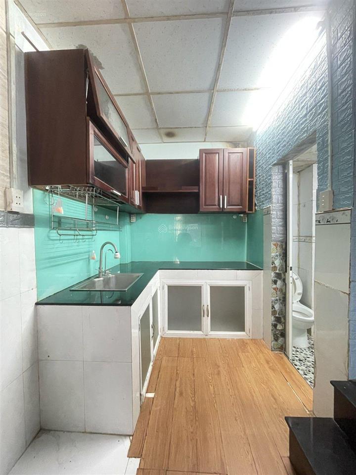 Nhà đẹp ở ngay, đường nguyễn háo vĩnh, tân phú, 24 m 2 tầng nhỉnh 2 tỷ. sát mặt tiền.