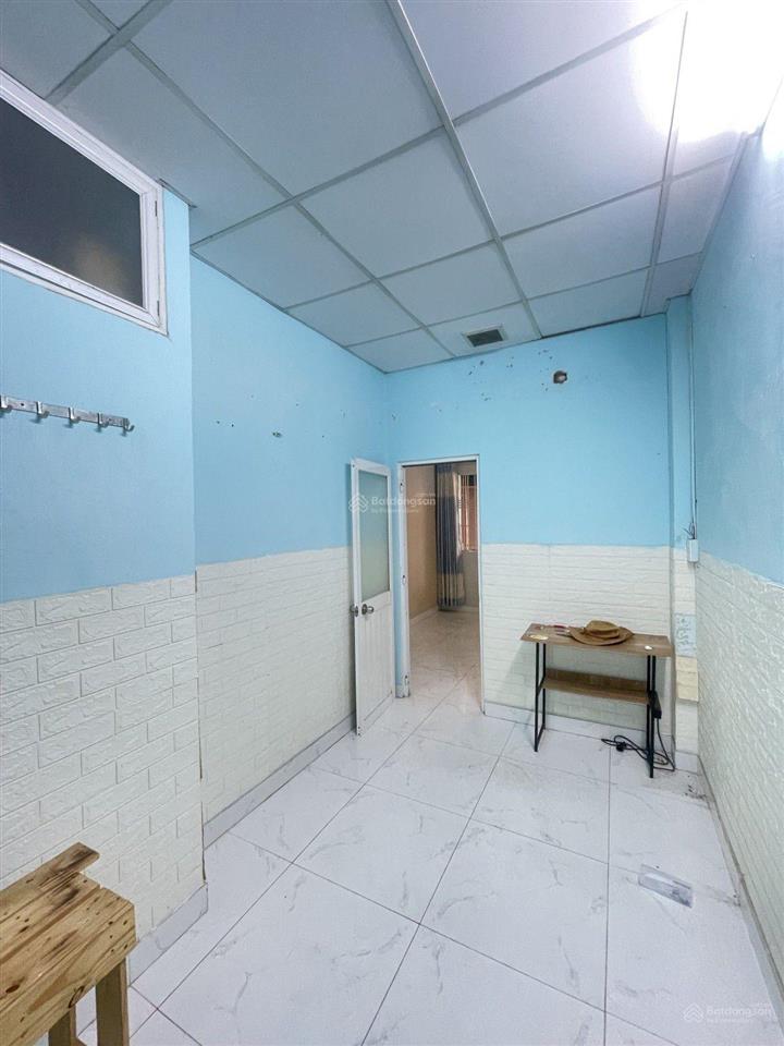 Nhà đẹp ở ngay, đường nguyễn háo vĩnh, tân phú, 24 m 2 tầng nhỉnh 2 tỷ. sát mặt tiền.