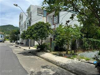 Bán lô đất 2 mặt tiền đường trần lư tđc hòn xện  vĩnh hoà  bắc nha trang. giá 4 tỷ 4 gần biển