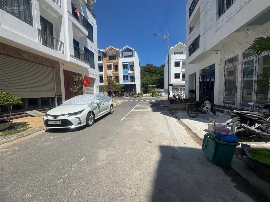 Bán lô đất acc vĩnh hoà giá rẻ hơn khu vực ngang 5 m giá 5 tỷ 5 cách biển 200 m đường nhựa 11 m